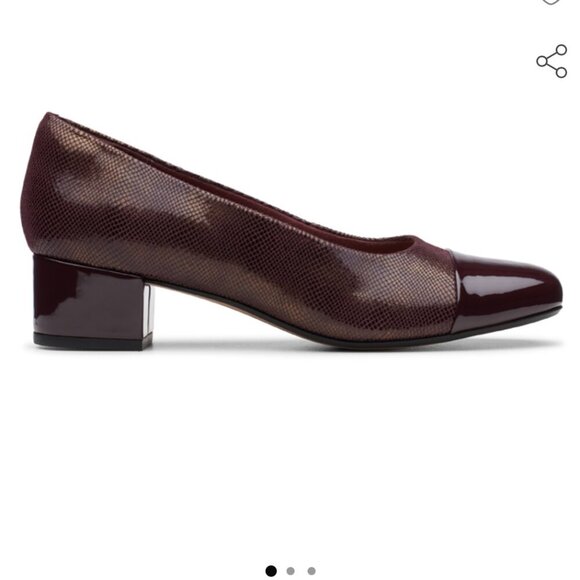 Clarks SZ10 Chartli Cap Toe Block Heel Comfort Shoe Wardrobe Staple Career Dress - Picture 2 of 9